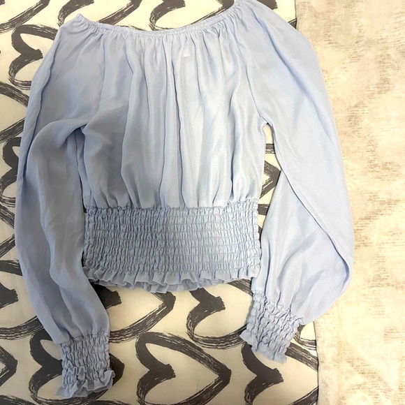 Off the shoulder baby blue scrunched top - Picture 1 of 2